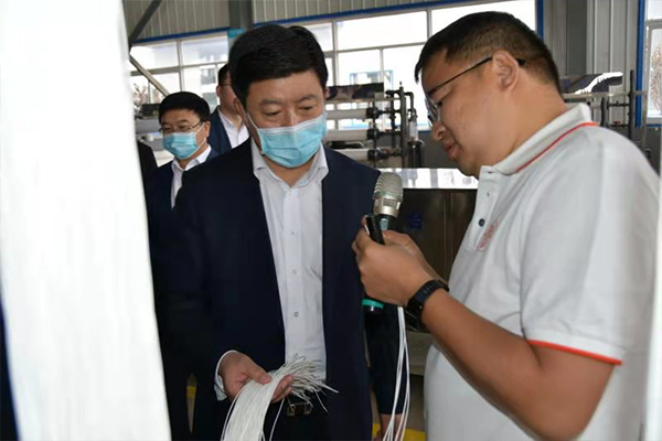 遼寧省葫蘆島市市長楊軍生蒞臨北票市一諾環(huán)保產(chǎn)業(yè)集團考察并指導工作 遼寧省葫蘆島市市長楊軍生蒞臨北票市一諾環(huán)保產(chǎn)業(yè)集團考察并指導工作